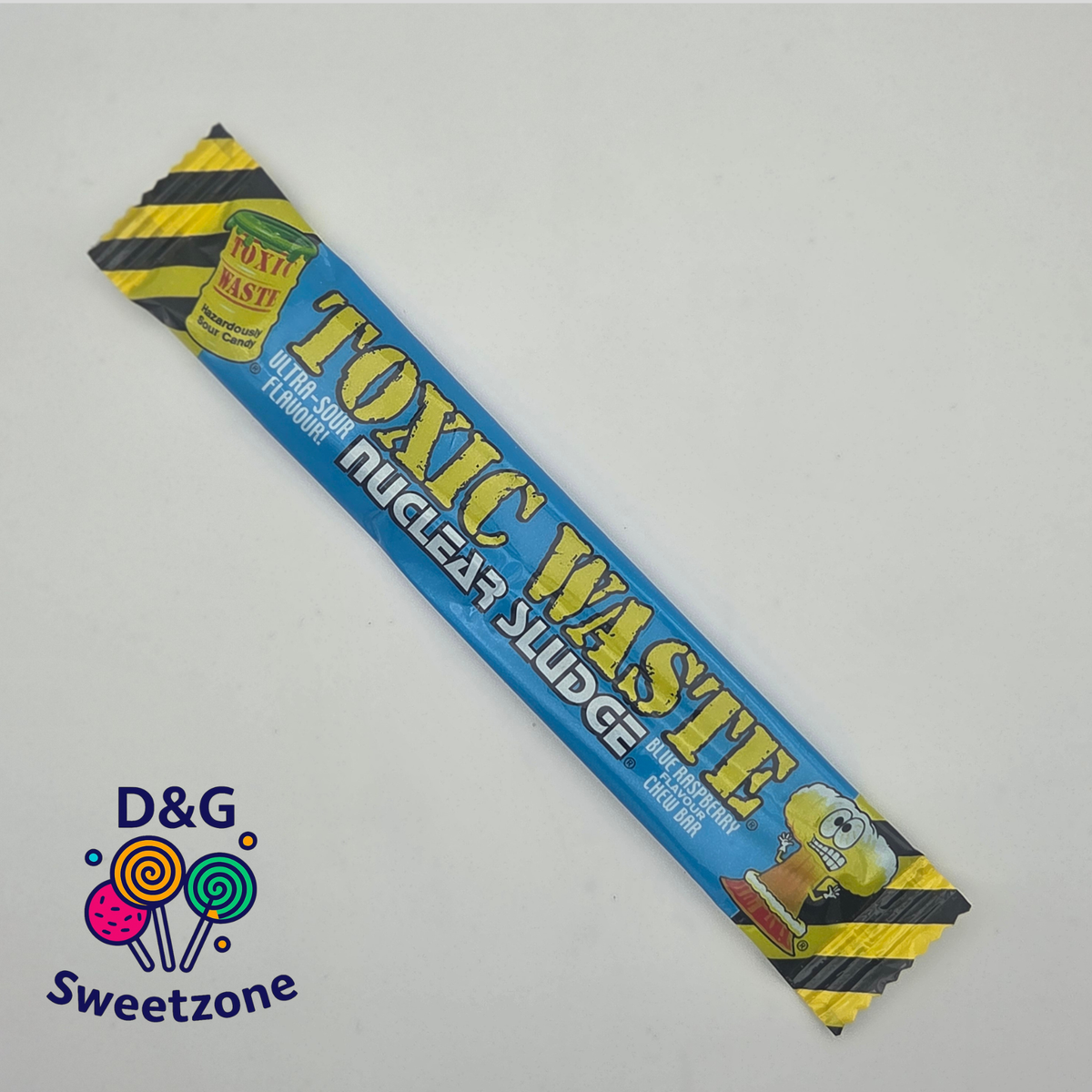 Toxic Waste Blue Raspberry Chew Bars – sour blue raspberry flavour chew bars at D&G Sweetzone, Stirling